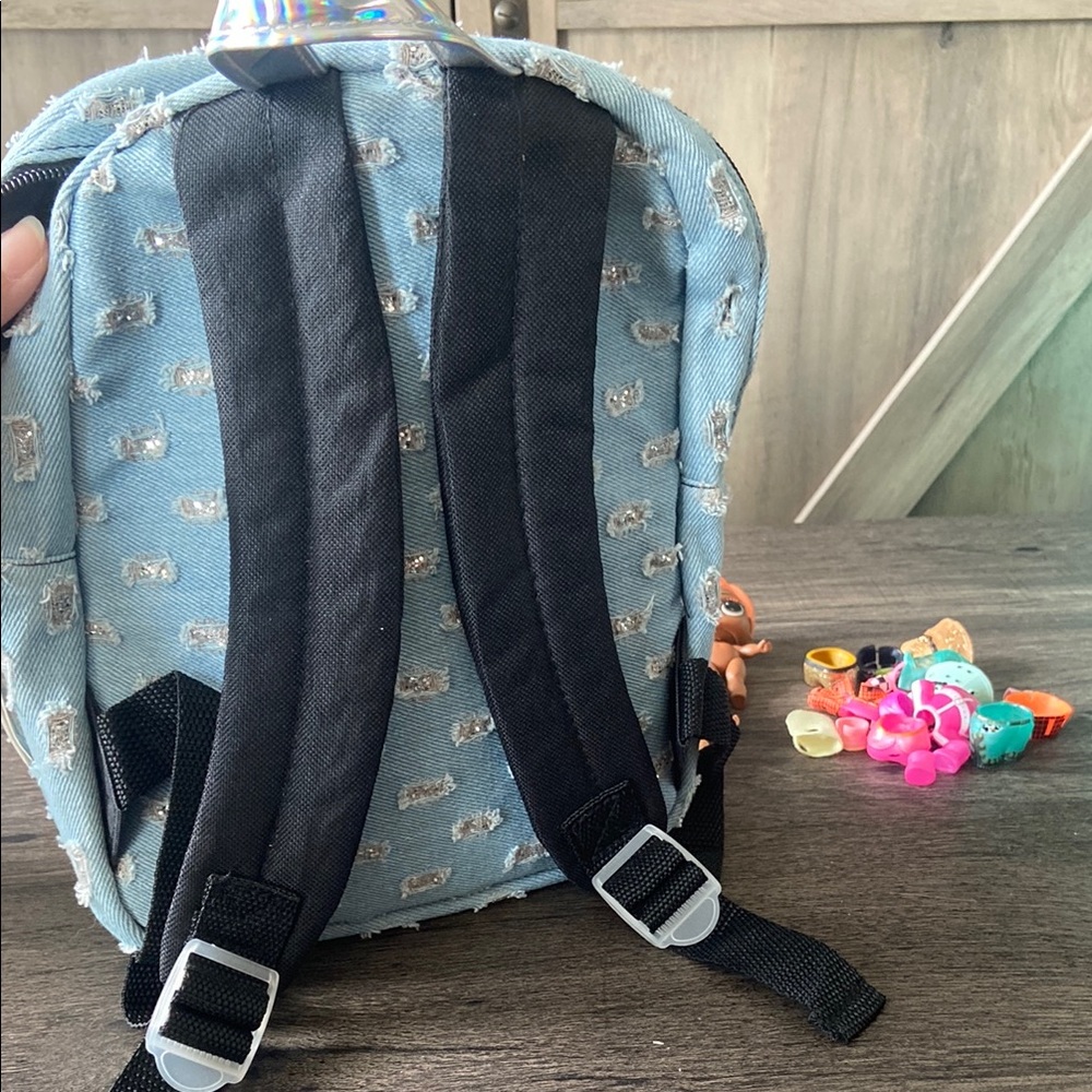LOL Surprise Dolls Backpack, Figurines and Clothing - Picture 7 of 10